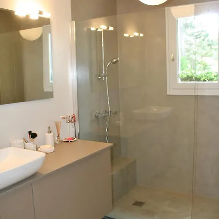 Confortable Piscine Maison Etxecosy Bed & Breakfast Bidart
